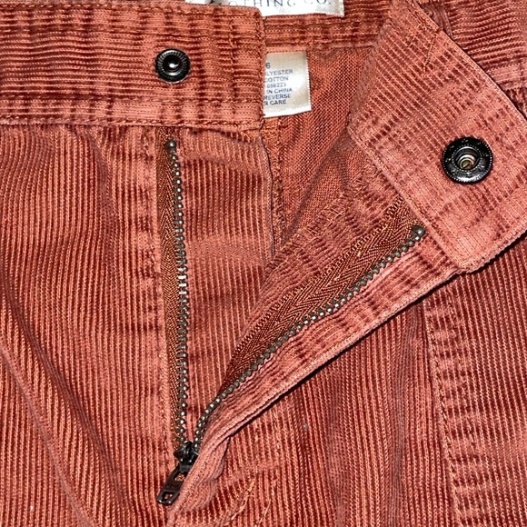 Austin clothing co. Brown Corduroy Skirt
Women’s size 6 - Picture 3 of 9